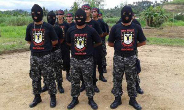 Foto pasukan teroris Kristen 
