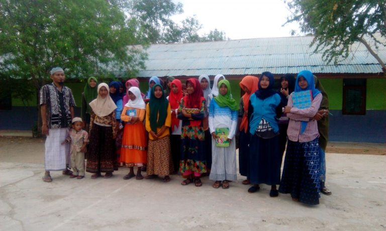 Pembinaan kepada Remaja putri daerah NTT sumba Tengah