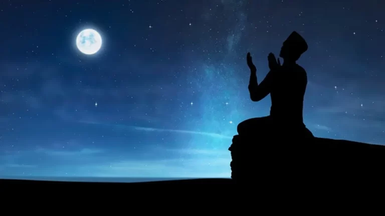 063564400_1550121122-foto_salat_malam