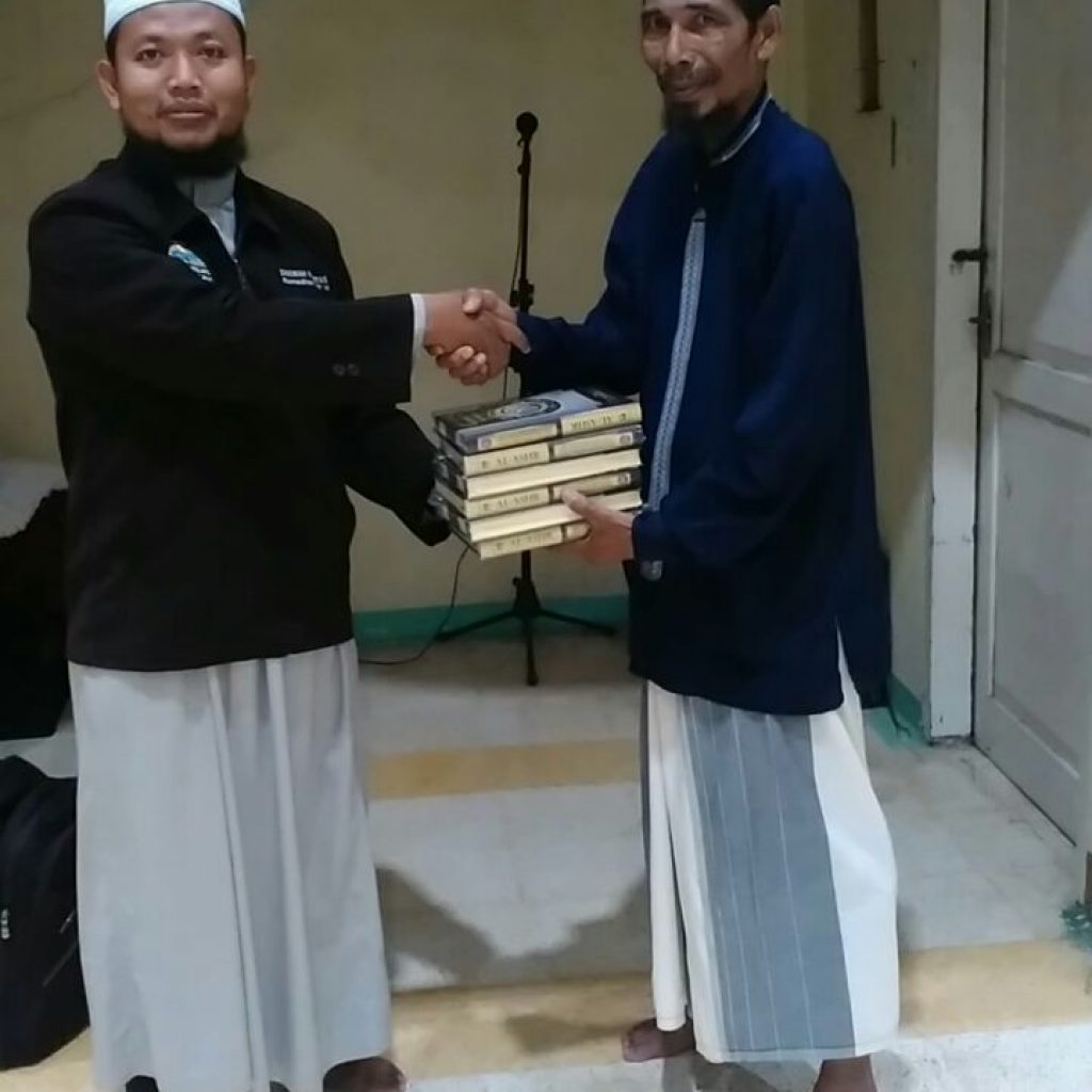 Pembagian Al Quran Di Aceh Bireun
